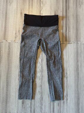 Lululemon Women's Run The Day Crop *23" Leggings